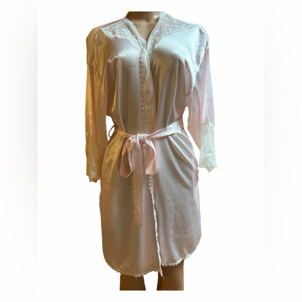 Bert Yelin  Lace Trim Satin Robe